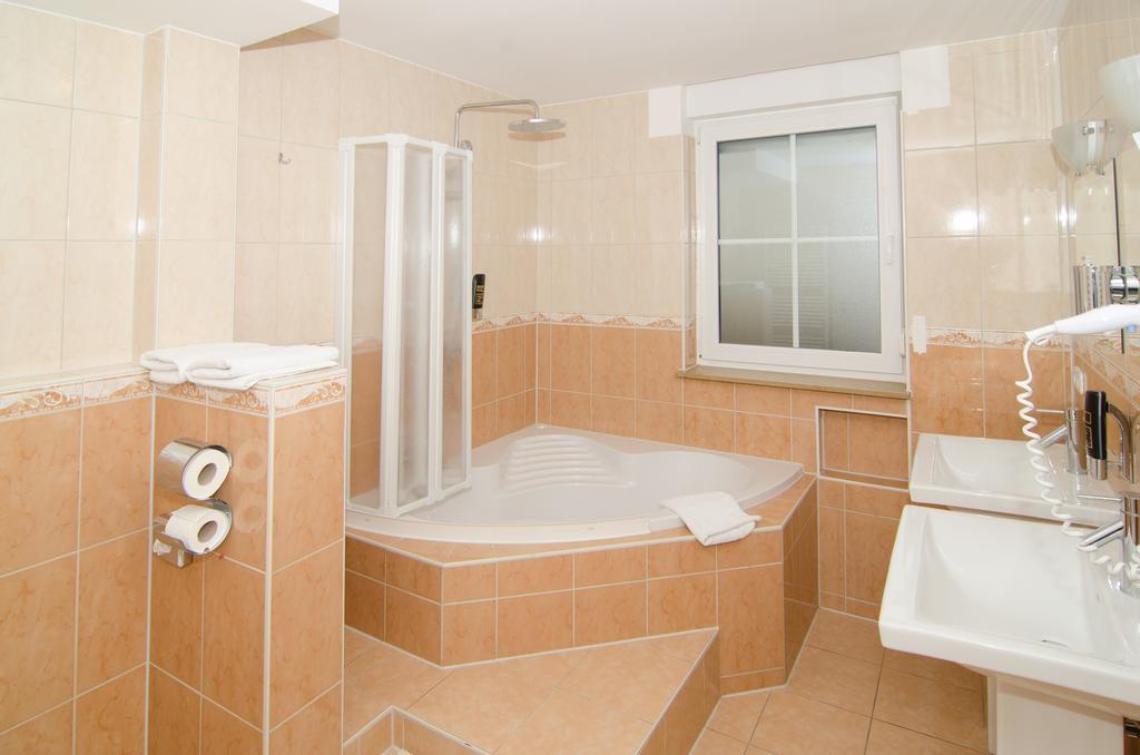 Hotel -Restaurant Taormina Birkenfeld  Екстер'єр фото