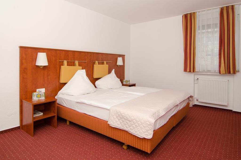Hotel -Restaurant Taormina Birkenfeld  Екстер'єр фото