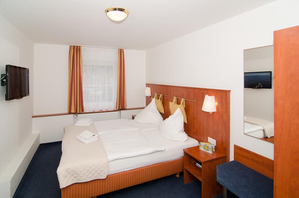 Hotel -Restaurant Taormina Birkenfeld  Екстер'єр фото
