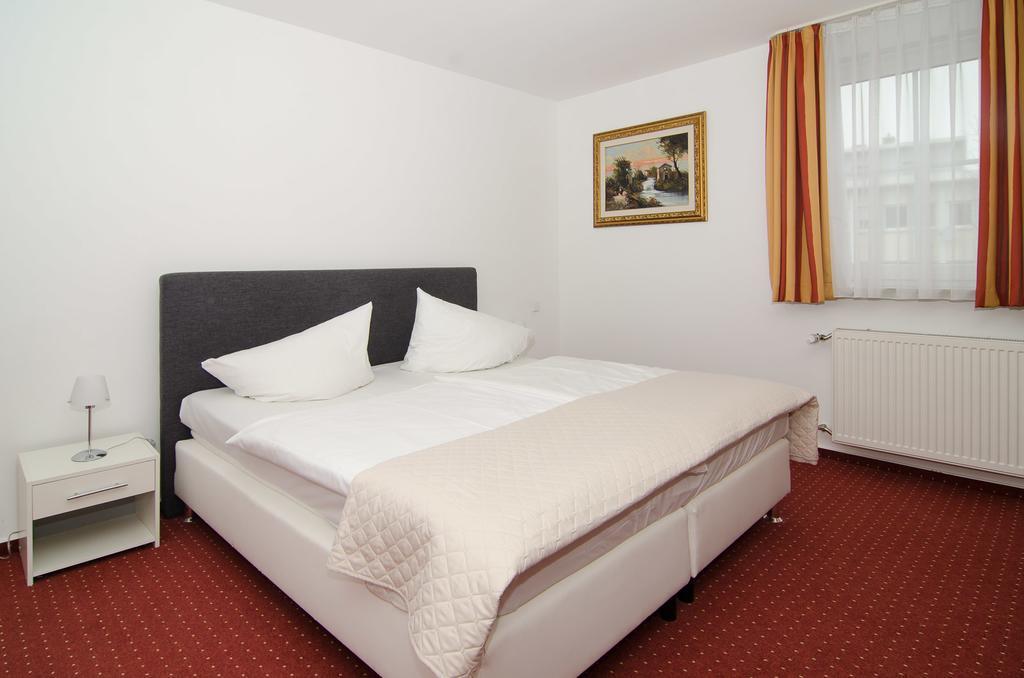 Hotel -Restaurant Taormina Birkenfeld  Екстер'єр фото